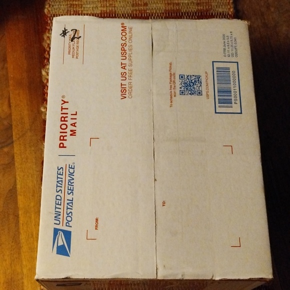 JUST IN!! ALMOST 5lb. MYSTERY BOX OF BOOKS. VARIOUS AUTHORS AND GENRES - Picture 7 of 15